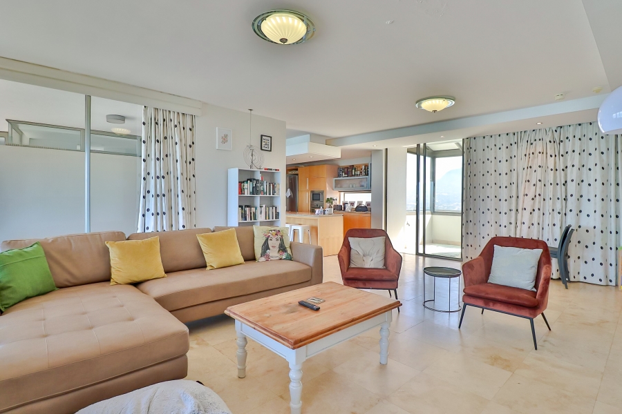 To Let 4 Bedroom Property for Rent in Strand North Western Cape